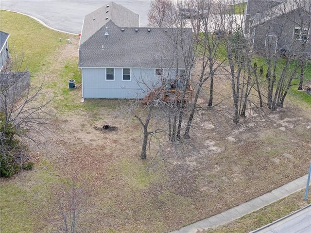 802 154th Circle, Basehor, KS 66007