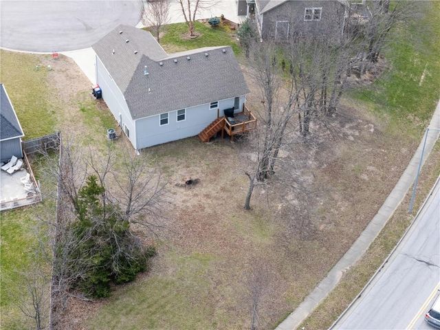 802 154th Circle, Basehor, KS 66007