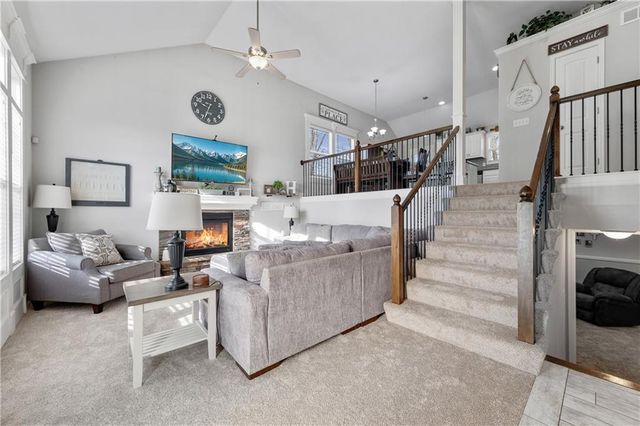 802 154th Circle, Basehor, KS 66007