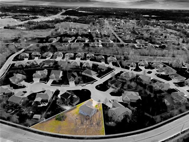 802 154th Circle, Basehor, KS 66007