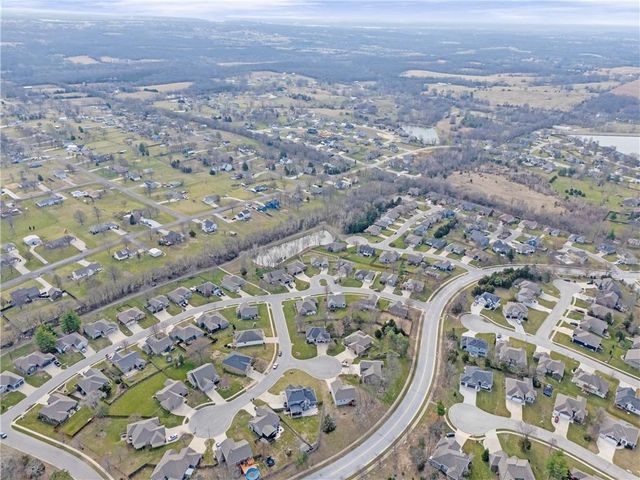 802 154th Circle, Basehor, KS 66007