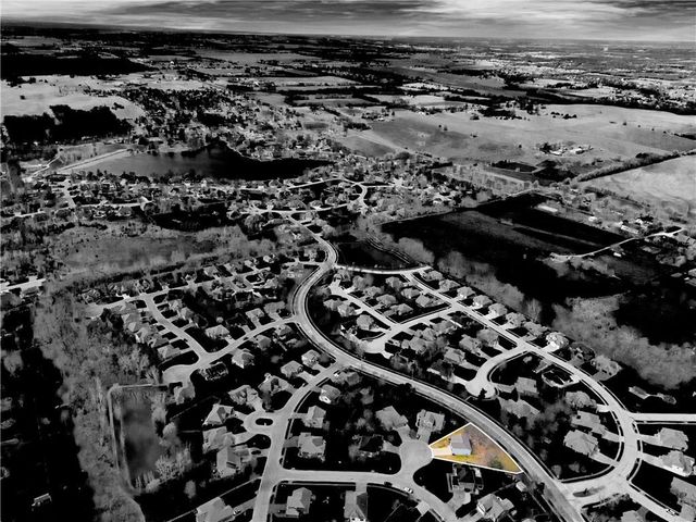 802 154th Circle, Basehor, KS 66007