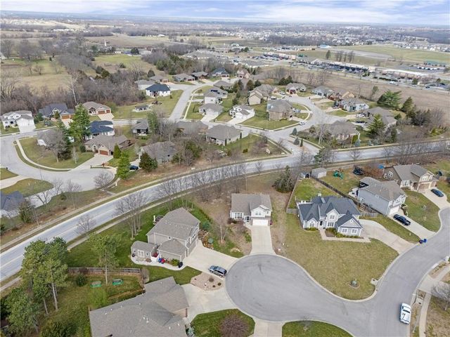 802 154th Circle, Basehor, KS 66007