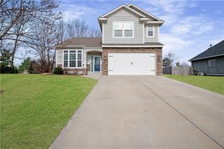 802 154th Circle, Basehor, KS 66007