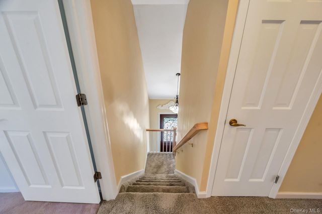237 Oakland Avenue, Miller Place, NY 11764