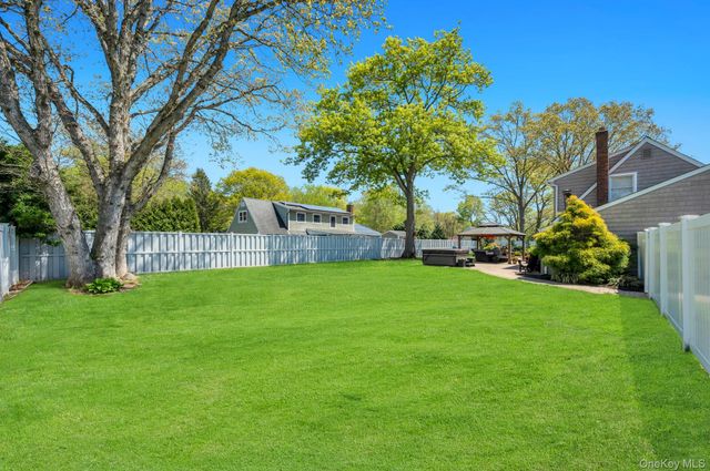 237 Oakland Avenue, Miller Place, NY 11764