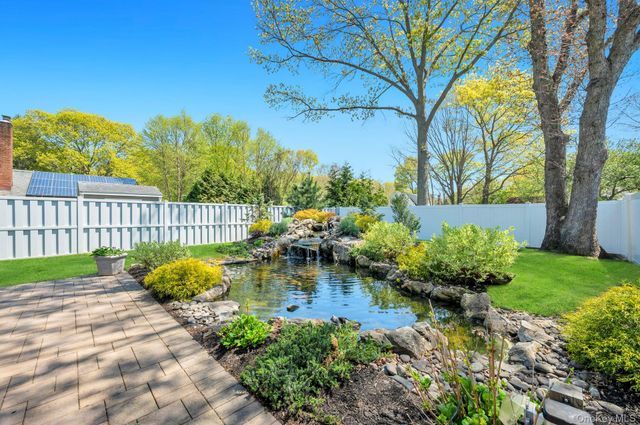 237 Oakland Avenue, Miller Place, NY 11764