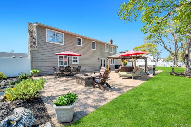 237 Oakland Avenue, Miller Place, NY 11764