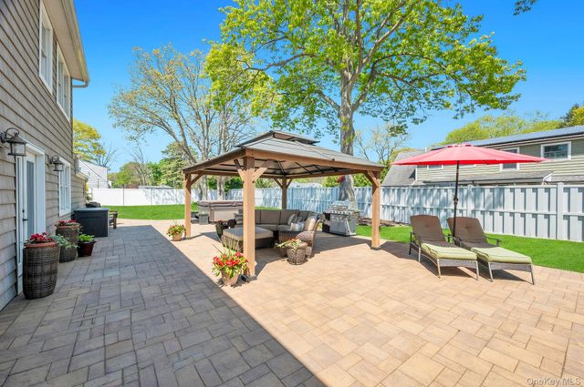 237 Oakland Avenue, Miller Place, NY 11764