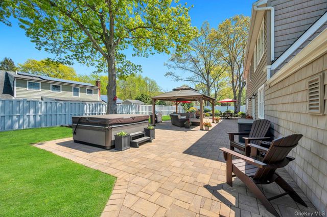 237 Oakland Avenue, Miller Place, NY 11764