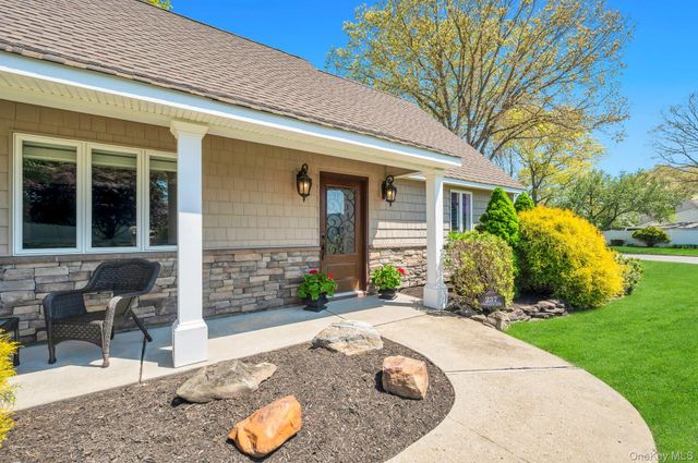 237 Oakland Avenue, Miller Place, NY 11764