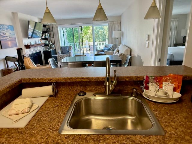 5148 Valleyway Drive, Williamsburg, MI 49690