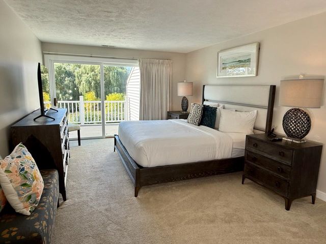 5148 Valleyway Drive, Williamsburg, MI 49690