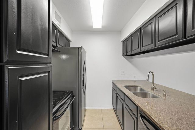 10501 South Drive 288, Houston, TX 77099