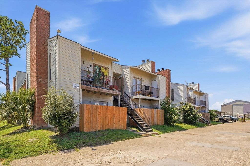 10501 South Drive 288, Houston, TX 77099