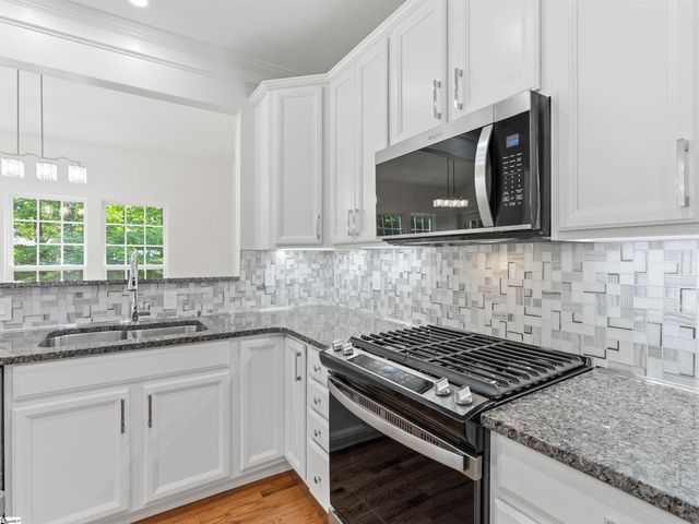 39 Waters Reach Lane, Simpsonville, SC 29681