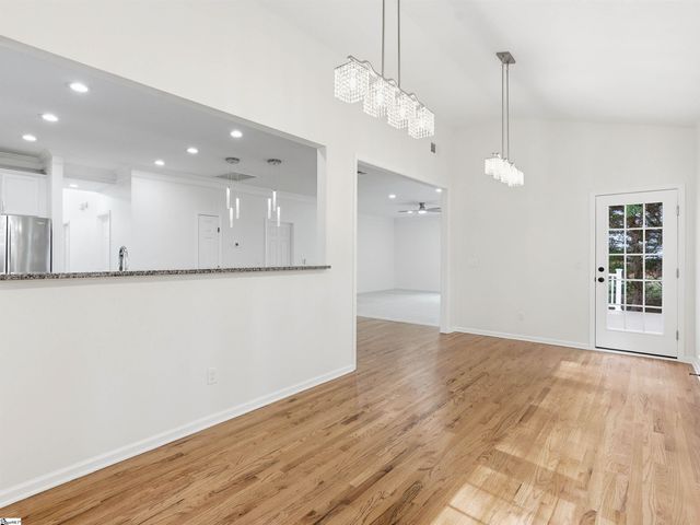 39 Waters Reach Lane, Simpsonville, SC 29681