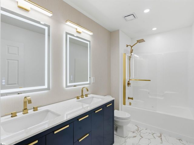 39 Waters Reach Lane, Simpsonville, SC 29681
