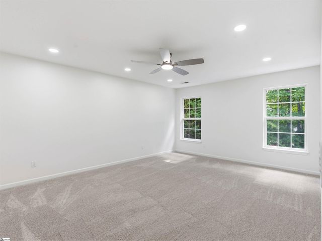 39 Waters Reach Lane, Simpsonville, SC 29681