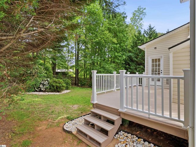 39 Waters Reach Lane, Simpsonville, SC 29681