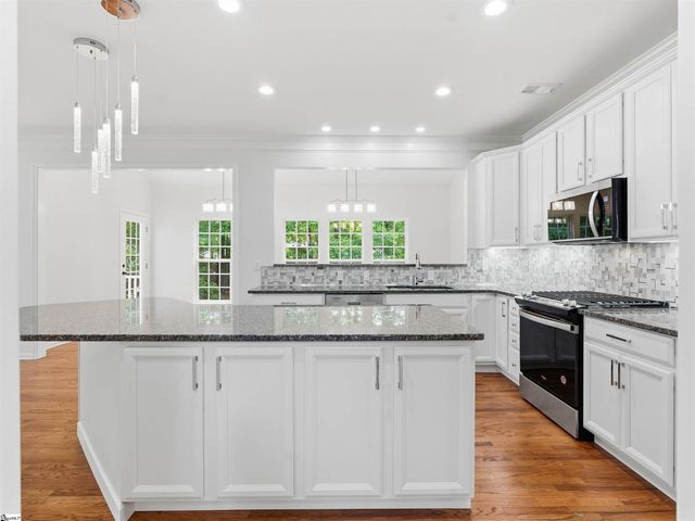 39 Waters Reach Lane, Simpsonville, SC 29681