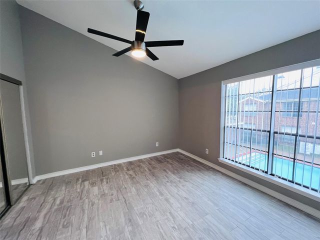 2121 El Paseo Street 2204, Houston, TX 77054