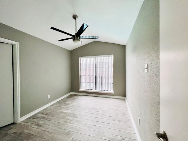 2121 El Paseo Street 2204, Houston, TX 77054