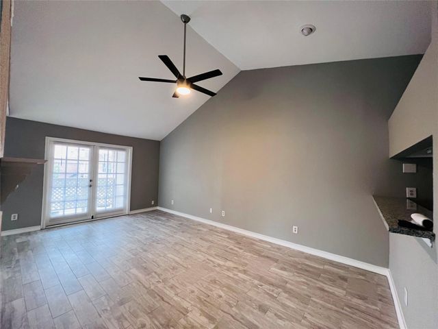 2121 El Paseo Street 2204, Houston, TX 77054