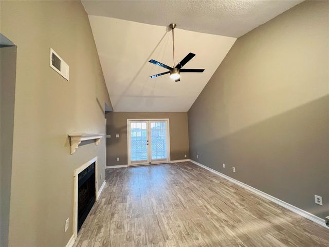 2121 El Paseo Street 2204, Houston, TX 77054