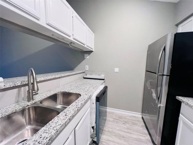 2121 El Paseo Street 2204, Houston, TX 77054