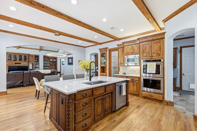 686 Knob Hill Court, Argyle, TX 76226