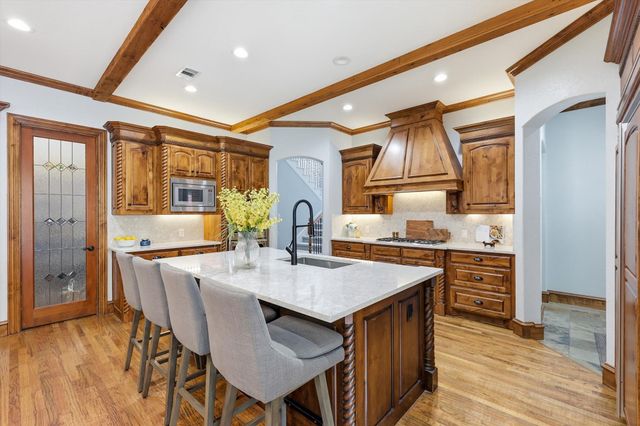 686 Knob Hill Court, Argyle, TX 76226