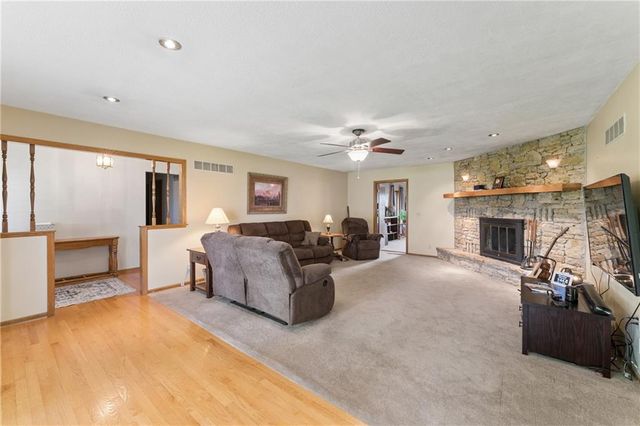26966 Willow Drive, Paola, KS 66071
