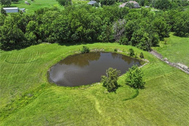 26966 Willow Drive, Paola, KS 66071