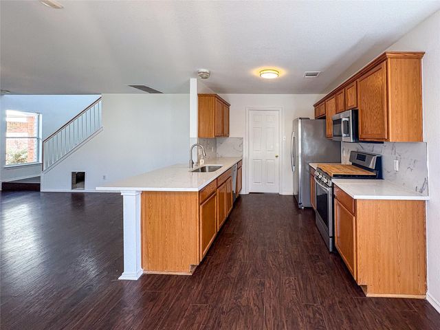 11704 Paul E Anderson DR, Austin, TX 78748