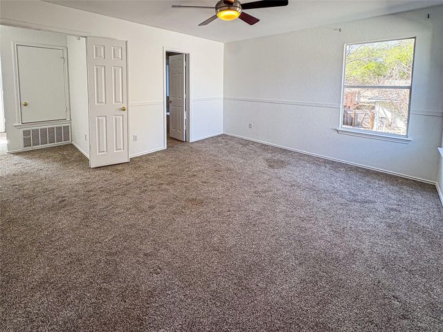 11704 Paul E Anderson DR, Austin, TX 78748