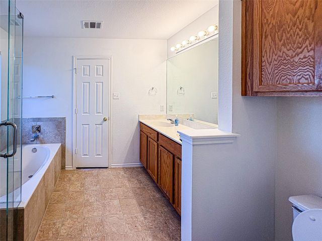 11704 Paul E Anderson DR, Austin, TX 78748