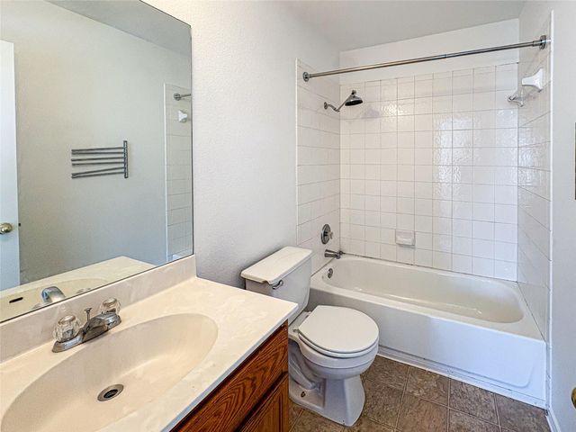 11704 Paul E Anderson DR, Austin, TX 78748