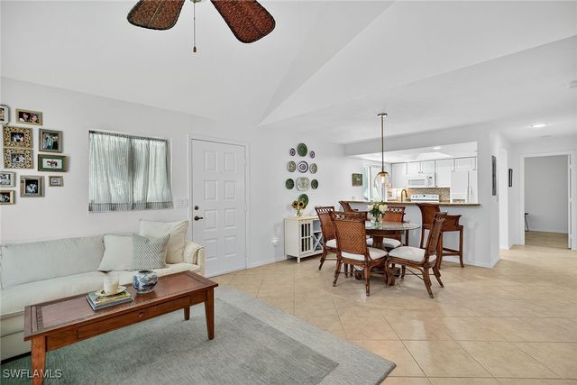 3136 Kings Lake BLVD 7546, Naples, FL 34112