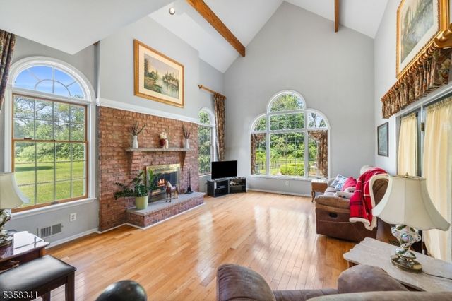 45 Wagner Lane, Hillsborough Twp., NJ 08844