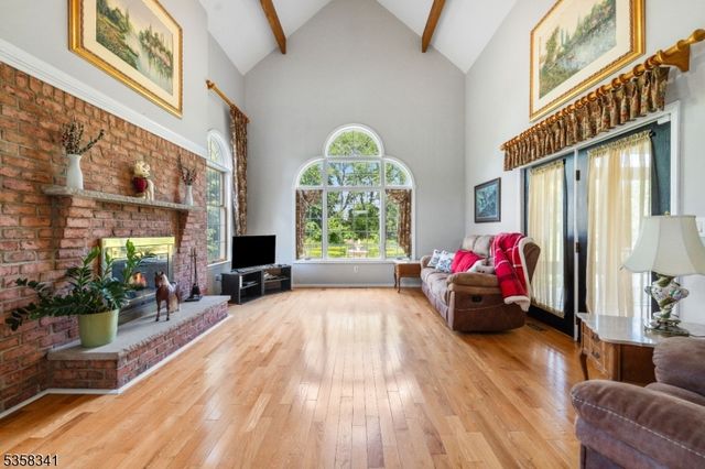 45 Wagner Lane, Hillsborough Twp., NJ 08844