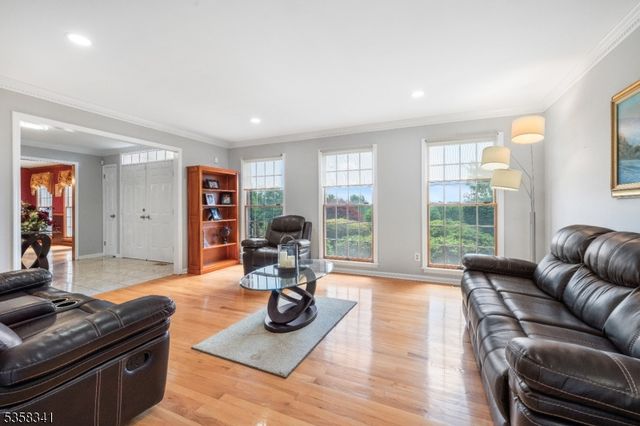 45 Wagner Lane, Hillsborough Twp., NJ 08844