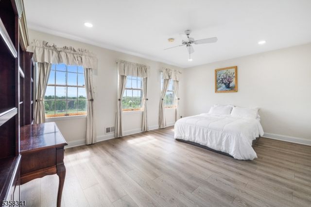 45 Wagner Lane, Hillsborough Twp., NJ 08844