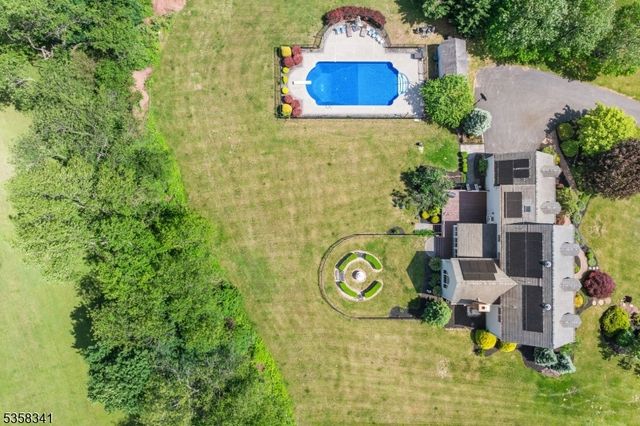 45 Wagner Lane, Hillsborough Twp., NJ 08844
