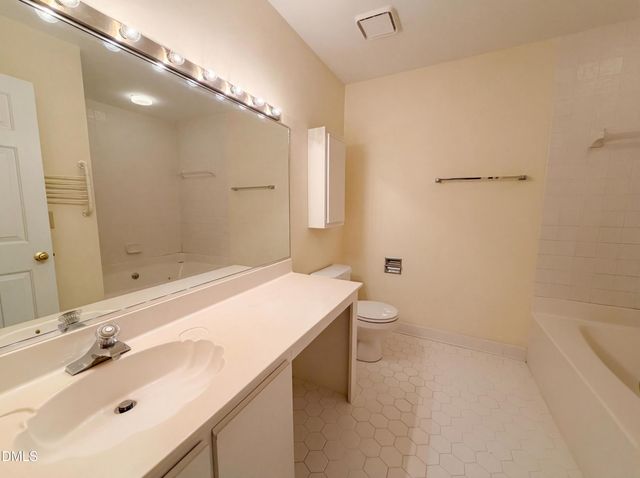 320 Summerwalk Circle, Chapel Hill, NC 27517