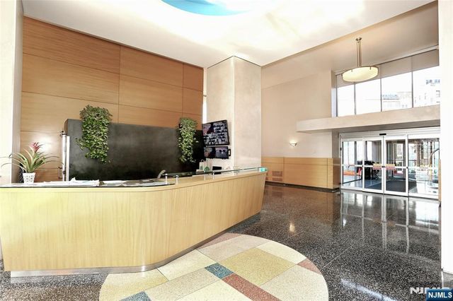6040 Boulevard East 29N, West New York, NJ 07093