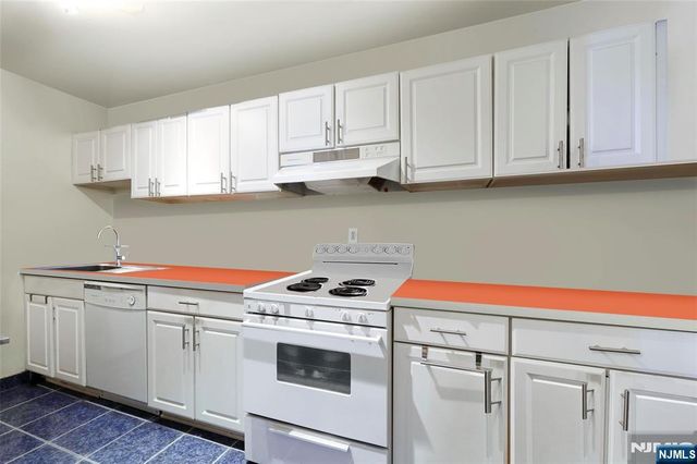6040 Boulevard East 29N, West New York, NJ 07093