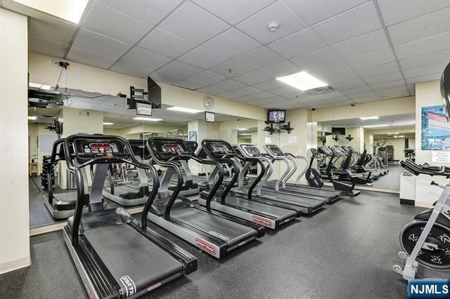 6040 Boulevard East 29N, West New York, NJ 07093