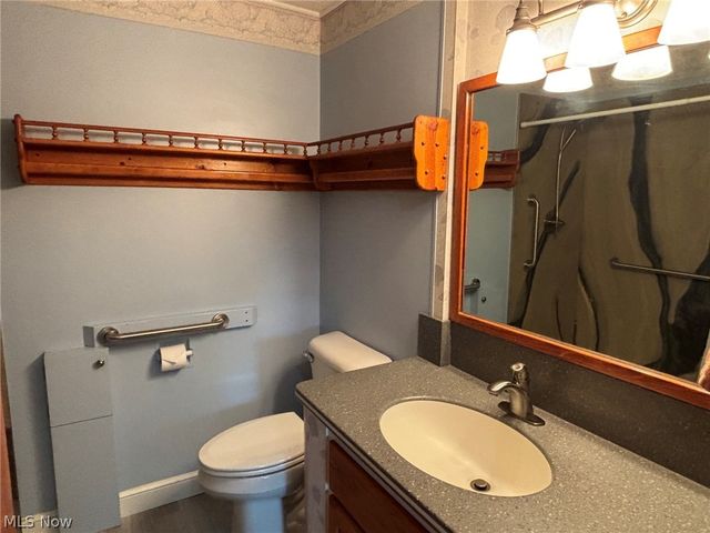 1961 Killian Road, Akron, OH 44312
