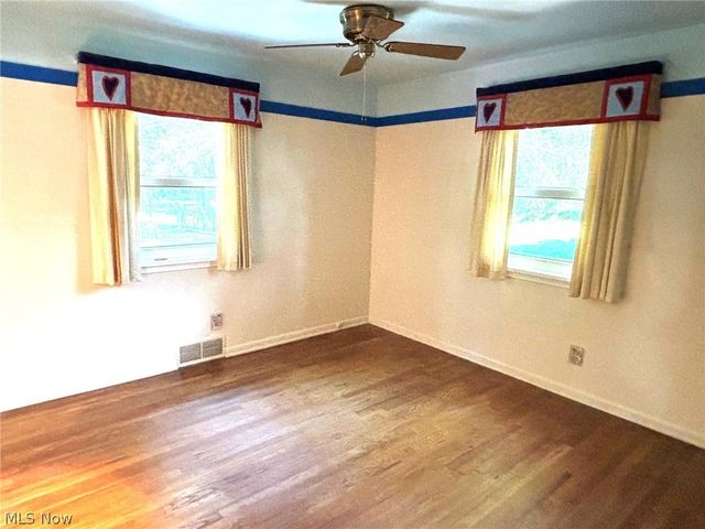 1961 Killian Road, Akron, OH 44312